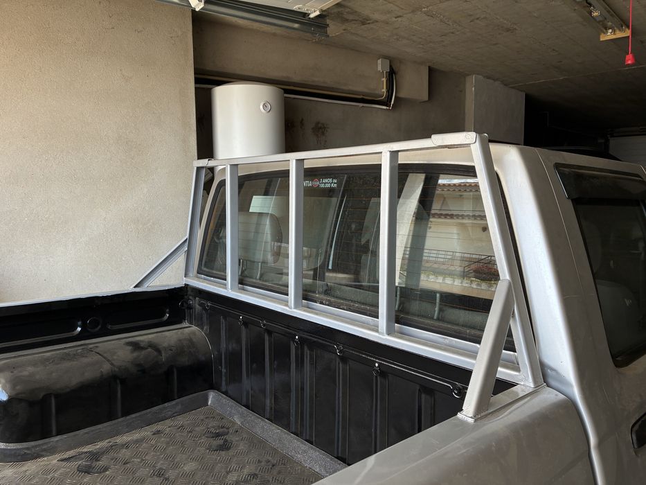 Roll Bar / Grade de Cabine para Pick-up 4x4 em bom estado