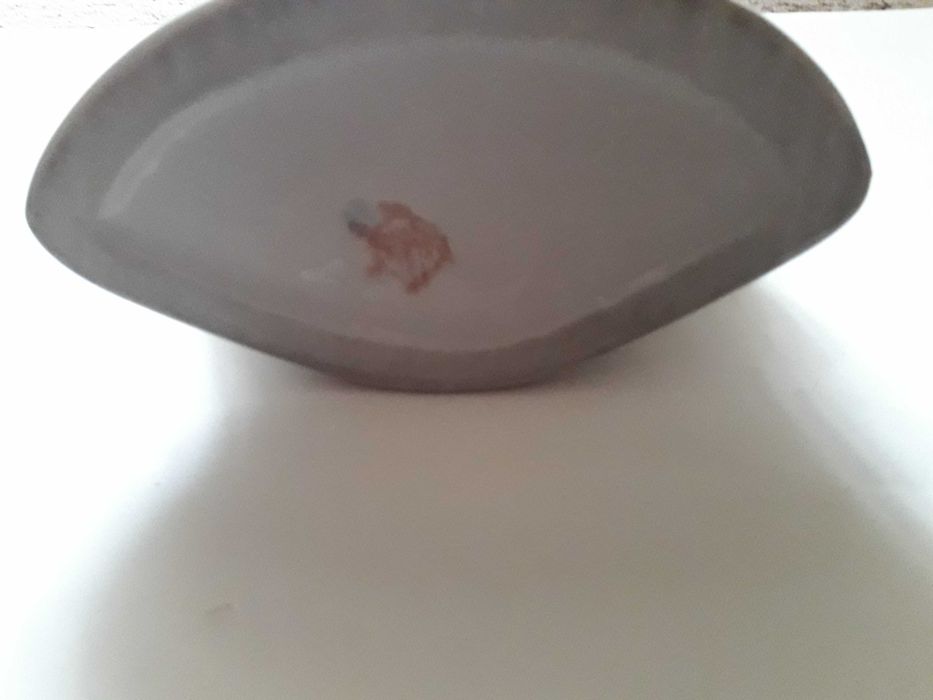 Фарфоровая статуэтка сидячая собака.Статуэтка для карандашей