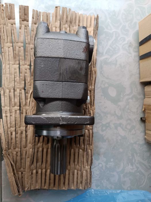 Silnik rolki Danfoss OMT 400 HD, głowica Ponsse h73