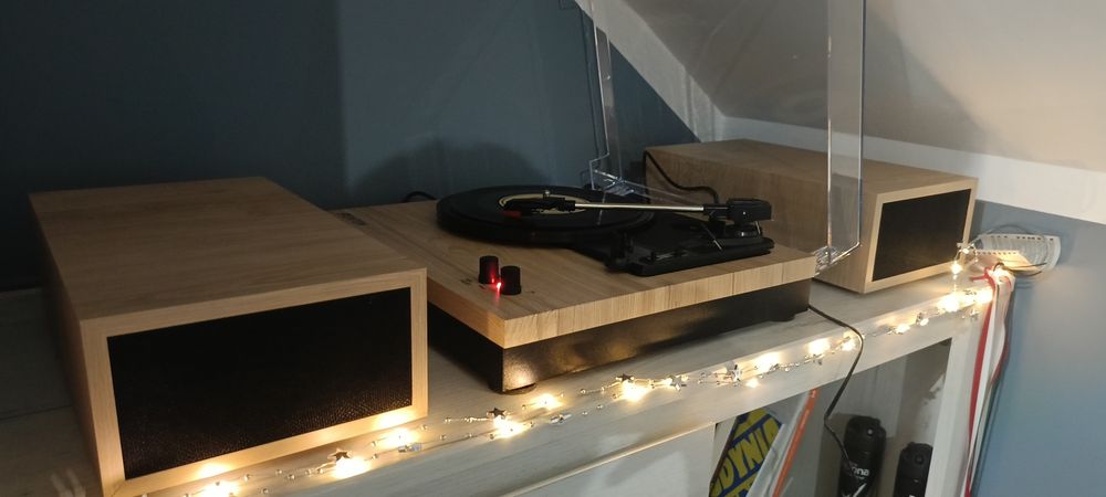 Gramofon stereo Fenton RP165L z
głośnikami