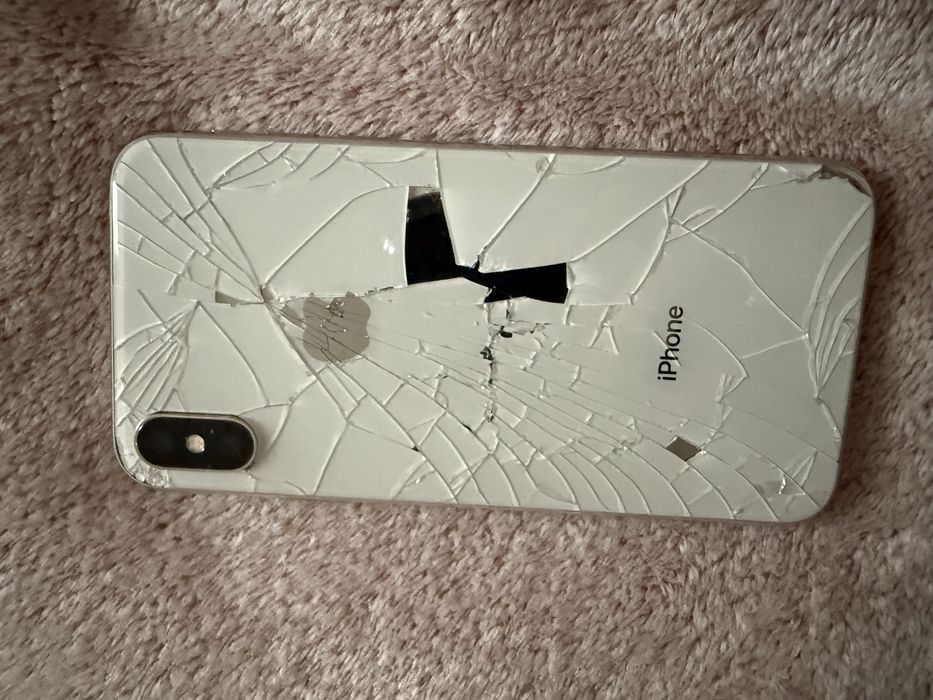 Iphone 10.  Телефон