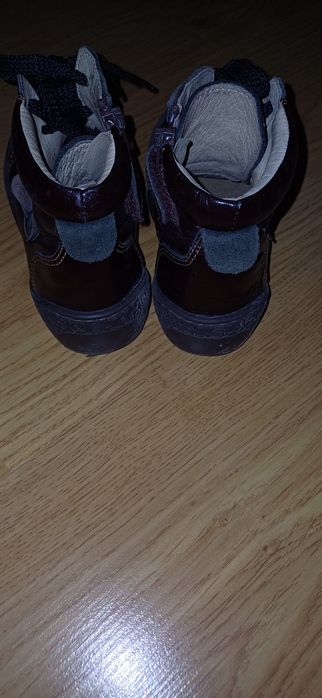 Botas para Menina tamanho 28