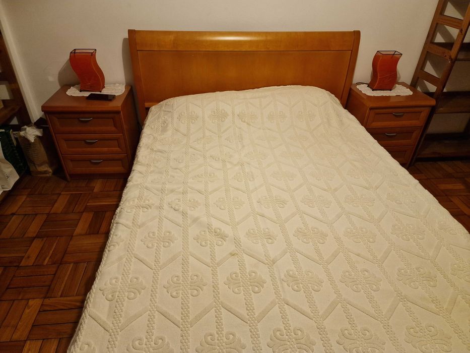 Quarto cama com cabeceiras (URGENTE)
