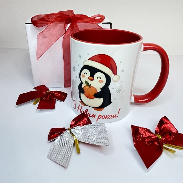 Новорічна чашка з пінгвіном у подарунковій коробці