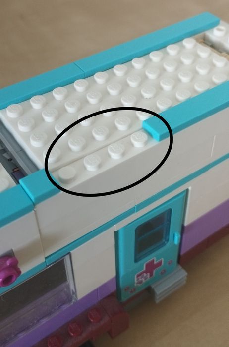 LEGO Friends 41125 Przyczepa Lecznicza dla koni