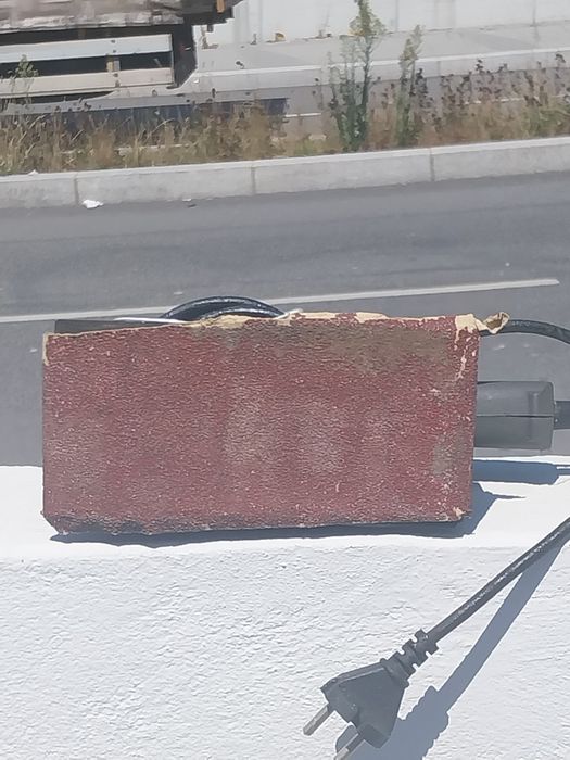 Lixadora orbital em bom estado