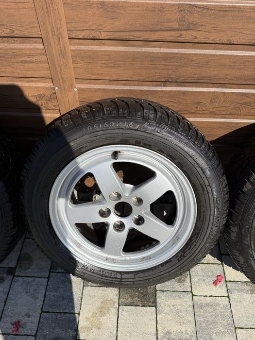 Sprzedam orignalne koła Audi 16 cali 5x112 z oponami zimowymi 205/60R16 !