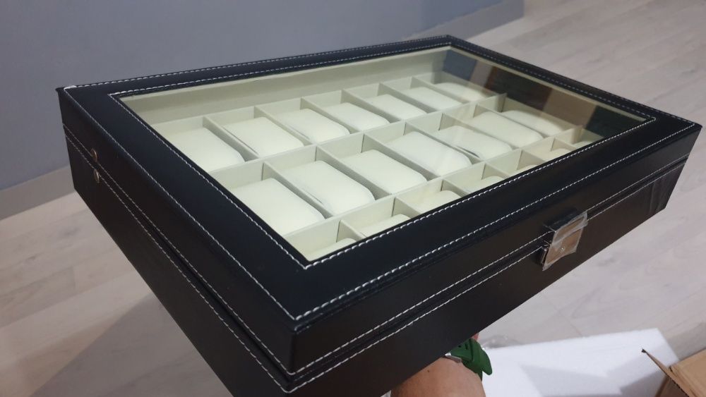 Caixa de relógios para 24 unidades. Natal