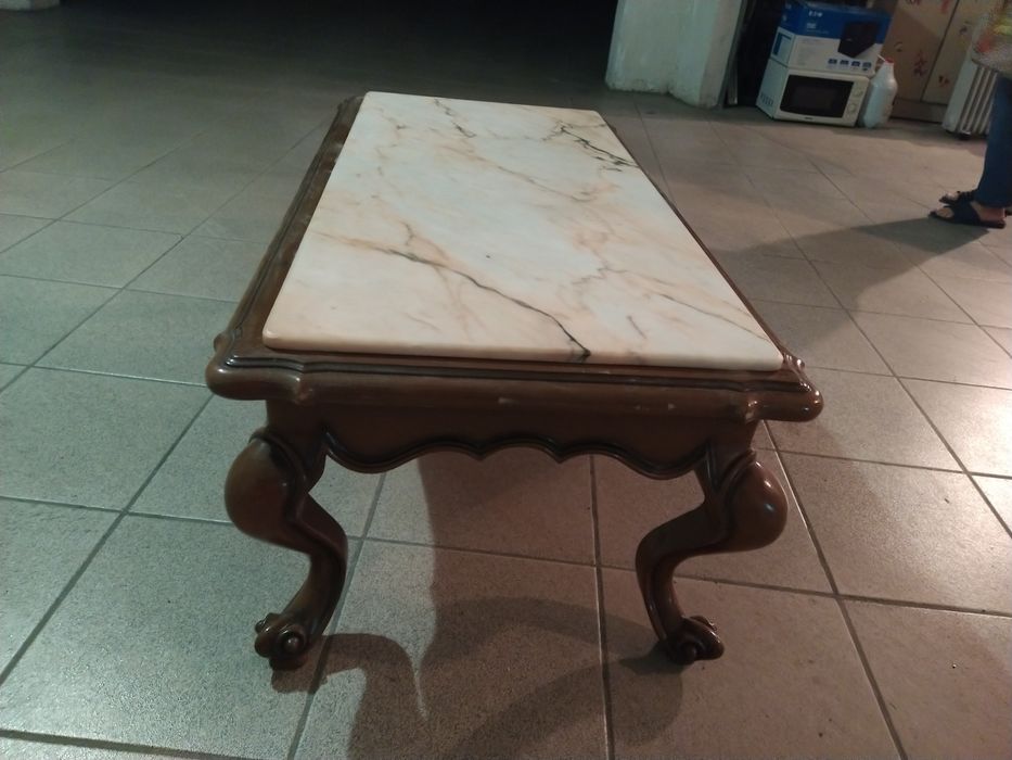 Mesa com pedra mármore