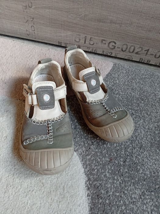 Skórzane buty chłopięce półsandaly na rzep Bartek, r. 32, wkładka 20 cm