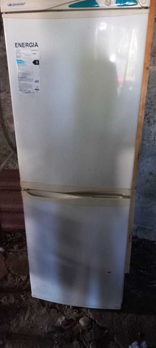 Lodówka polar 180cm wys. Z zamrażalnikiem stan dobry  . Cena 200zł