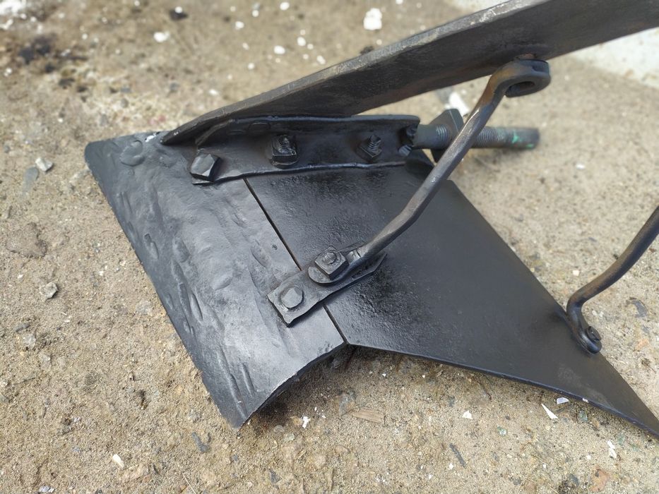 Плуг для мотоблока