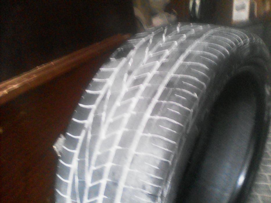 3 pneus 215/40 R17 usados