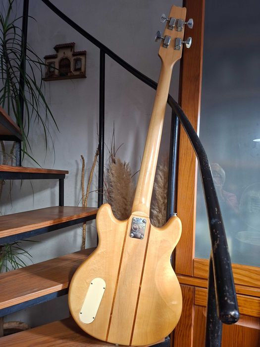 Baixo Vantage made in Japan + Case