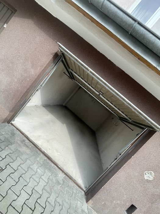 Garaż w bloku Wyczerpy Częstochowa