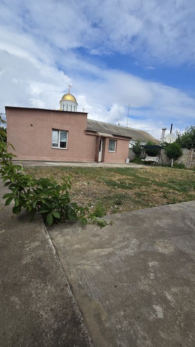 Продаж будинок з ремонтом для родини