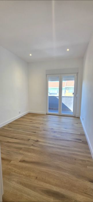 Apartamento totalmente remodelado.T3