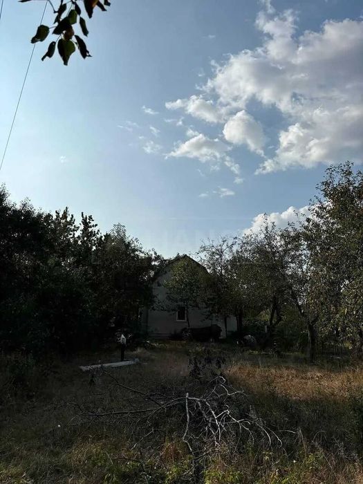 Продається земельна ділянка з будиночком по вул.Івасюка!