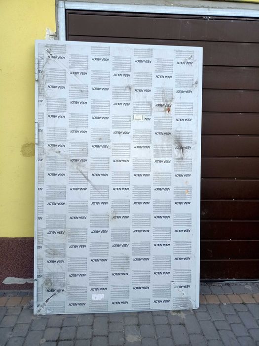 Sprzedam drzwi garażowe, ognioodporne.