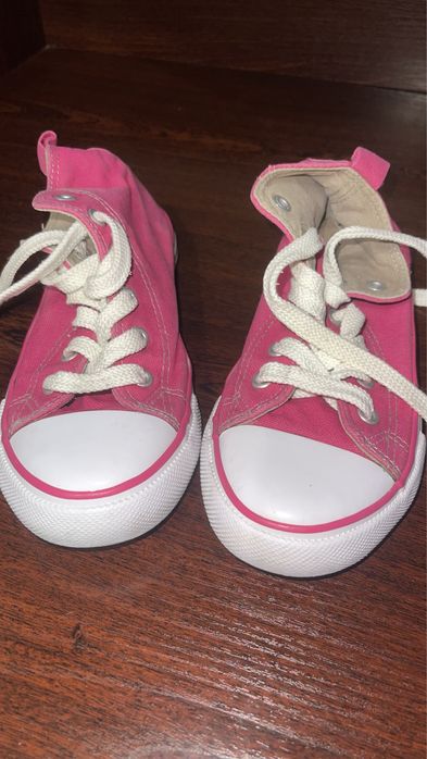 Кеди на дівчинку