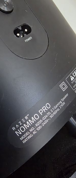 Glosniki Razer Nommo Pro. Stan idealny.