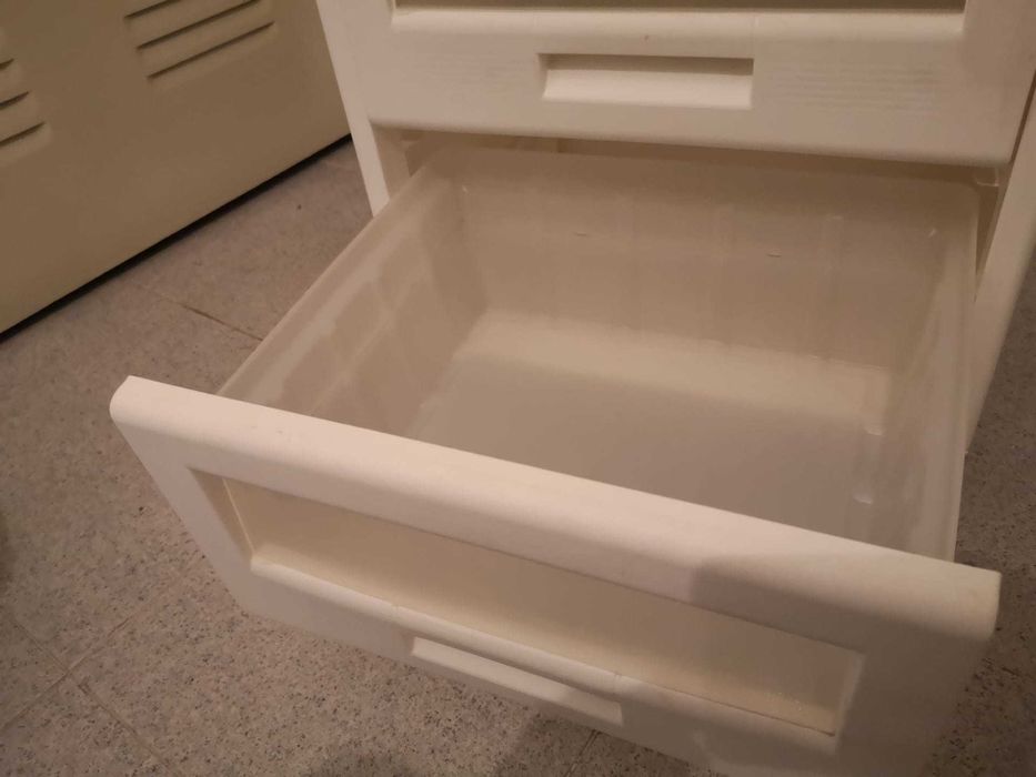 Bloco de 3 gavetas c/ rodas