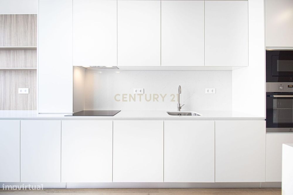 Renovated T2 Apartment in Moscavide
