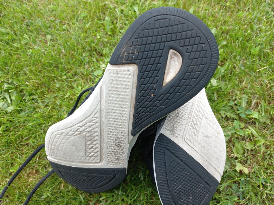 Buty sportowe  Puma  chłopięce  roz 37