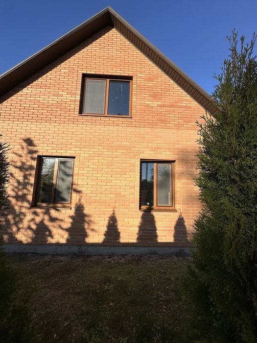 Продаж будинку з виходом до річки