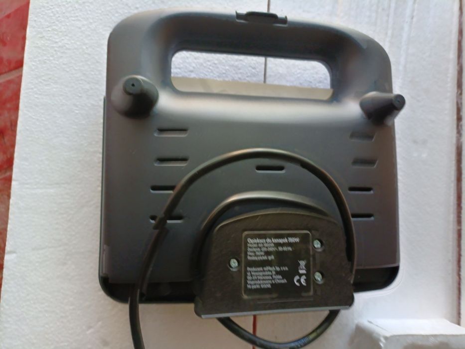 Opiekacz do kanapek Huslog  750W