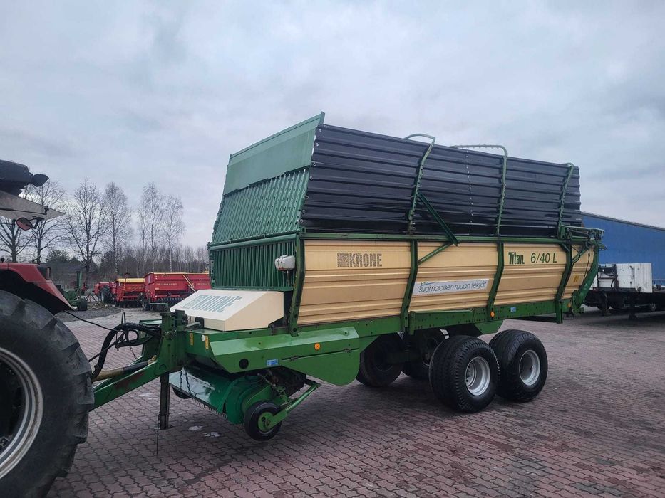 Przyczepa samozbierajaca Krone 16/40 L.