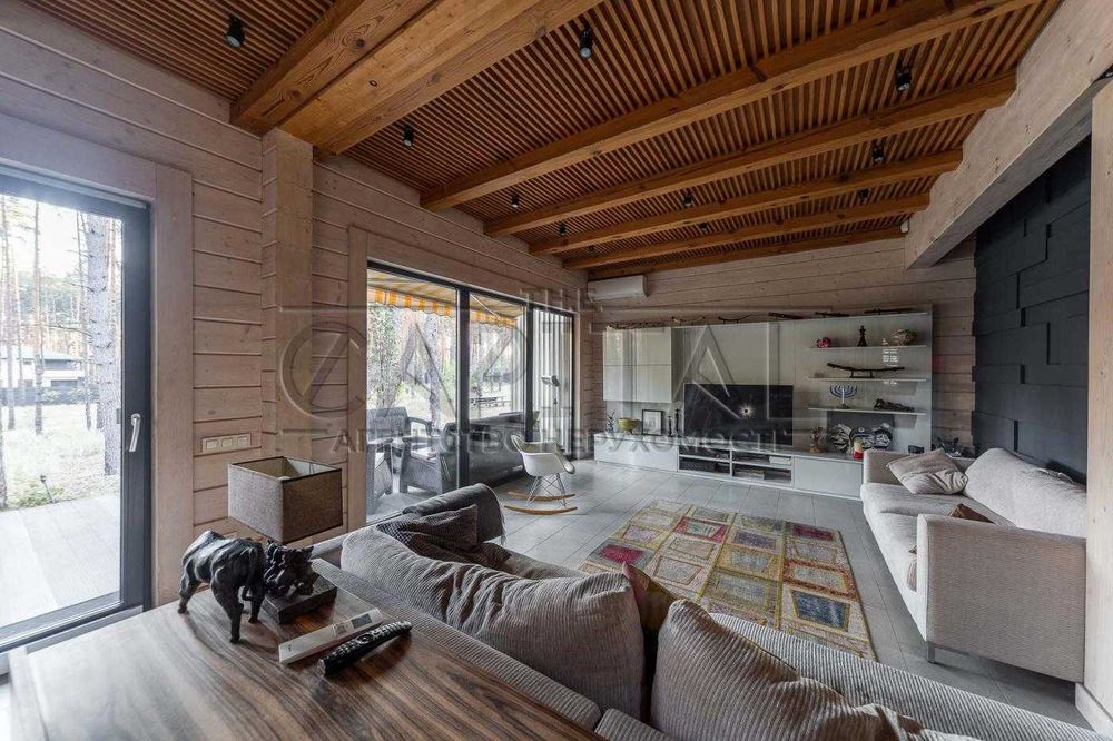 Оренда будинку з генератором, Буча