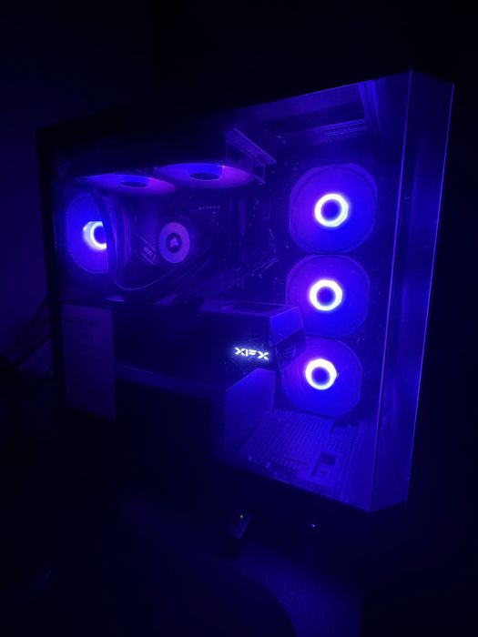 PC Gaming High-End | Ryzen 7 9800X3D | RX 9070 XT 16GB | 32GB DDR5 2TB SSD