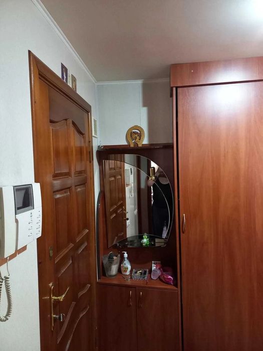 Продам великогабаритну однокімнатну квартиру біля автовокзалу - 38 м.