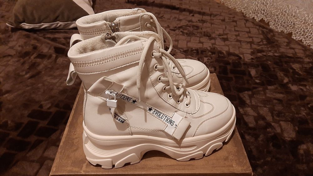 Чобітки жіночі демісезонні