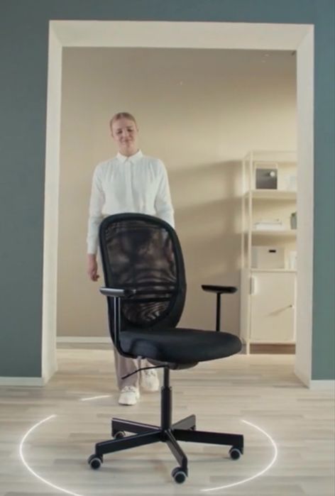 Cadeira de trabalho IKEA FLINTAN (preta) com apoios de braços