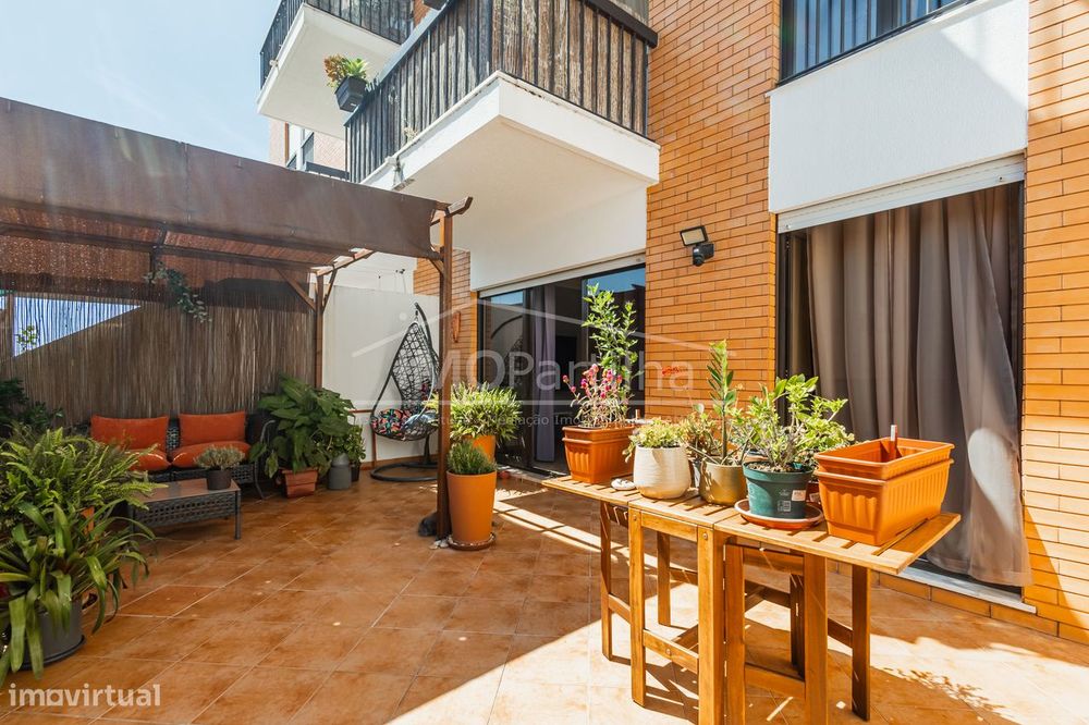 T3 C/ Terraço e Garagem Box em Porto Salvo - Oeiras