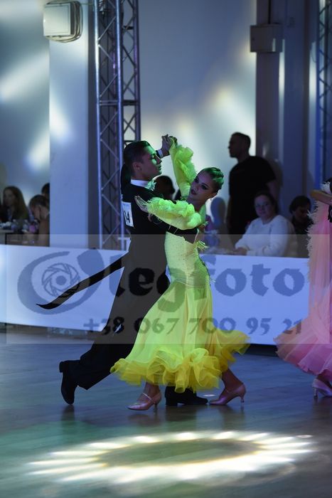 Продам фрак Romans