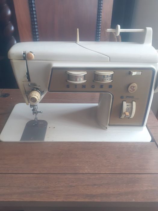 Uma bela máquina de costura singenr