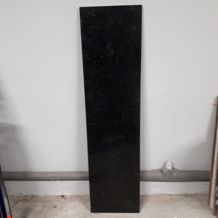 Parapet z kamienia naturalnego czarny