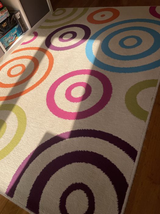 Tapete com padrão colorido