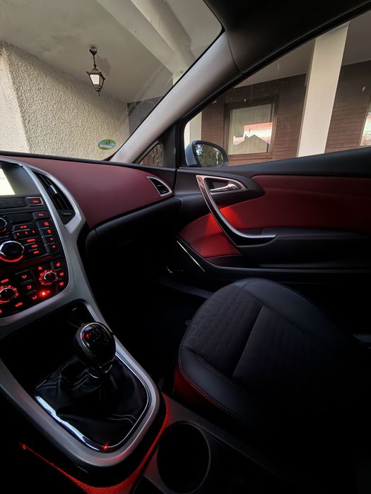 Opel Astra J GTC