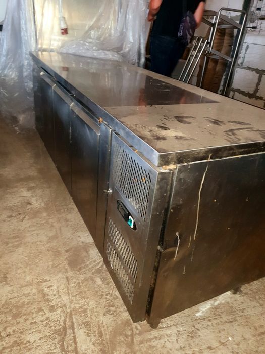 Продам холодильні столи TEFCOLD CK7410