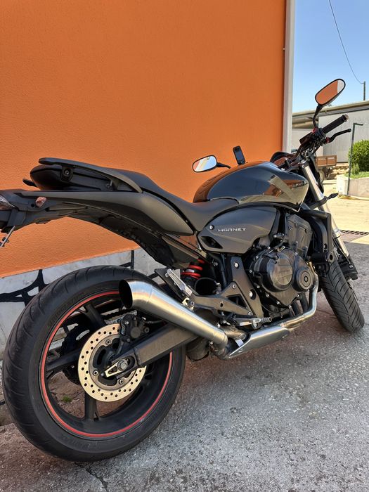 Hornet 2009 PC41 75kW apenas  26000 km