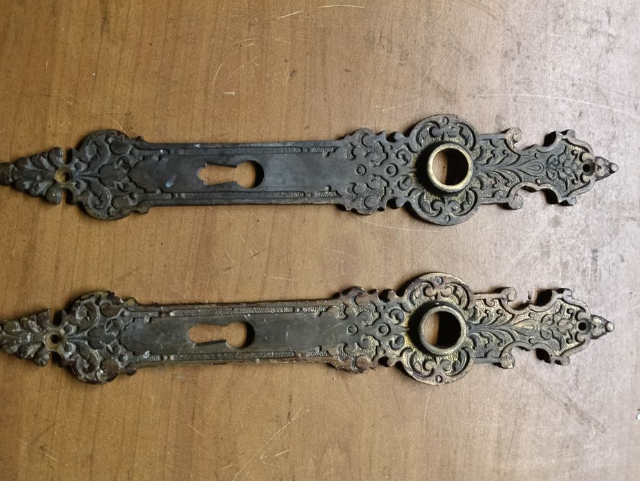 Szyldy do klamek z mosiądzu,