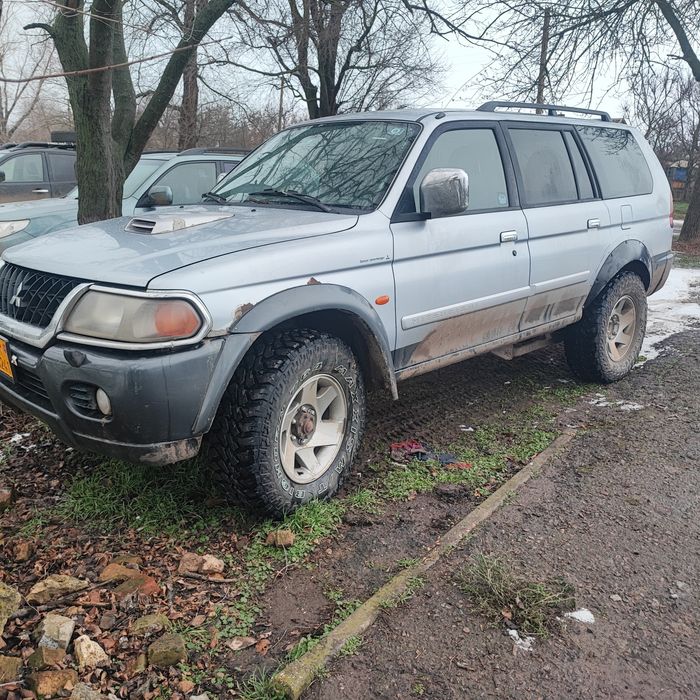 Mitsubishi pajero sport