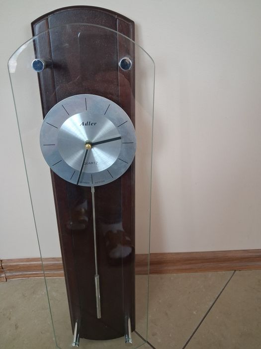 Zegar ścienny z wahadłem