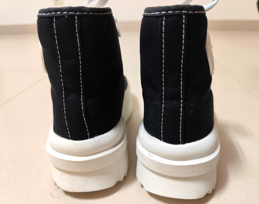 Sapatilhas pretas  com sola plataforma - Bershka (T. 35)