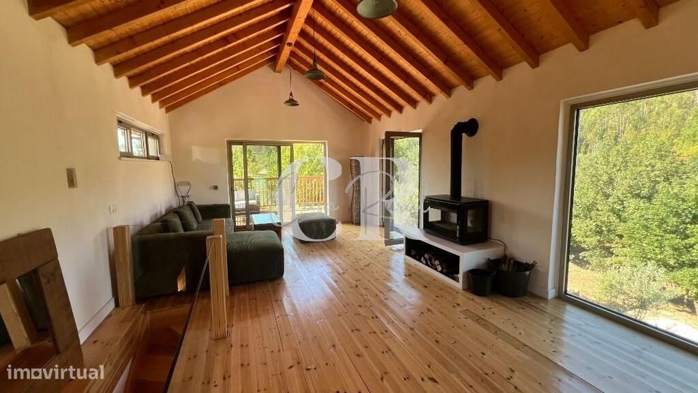 Casa de Pedra Renovada, Ruínas, Riacho, Poços e 15.570m2 de Terreno na