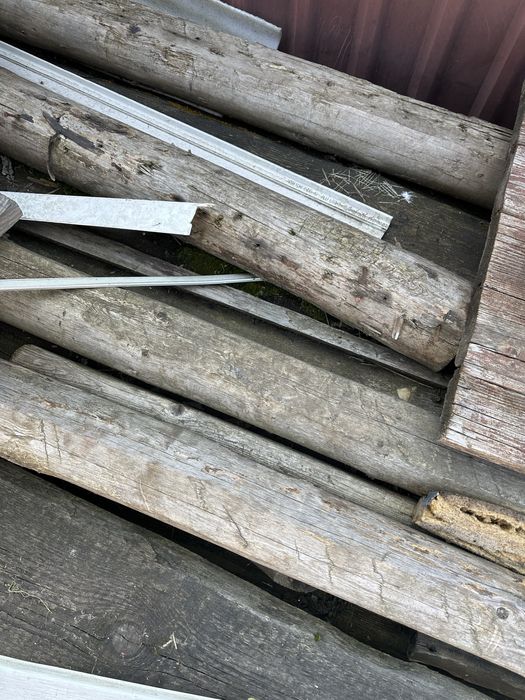 Доски з криши та жестяни слайси